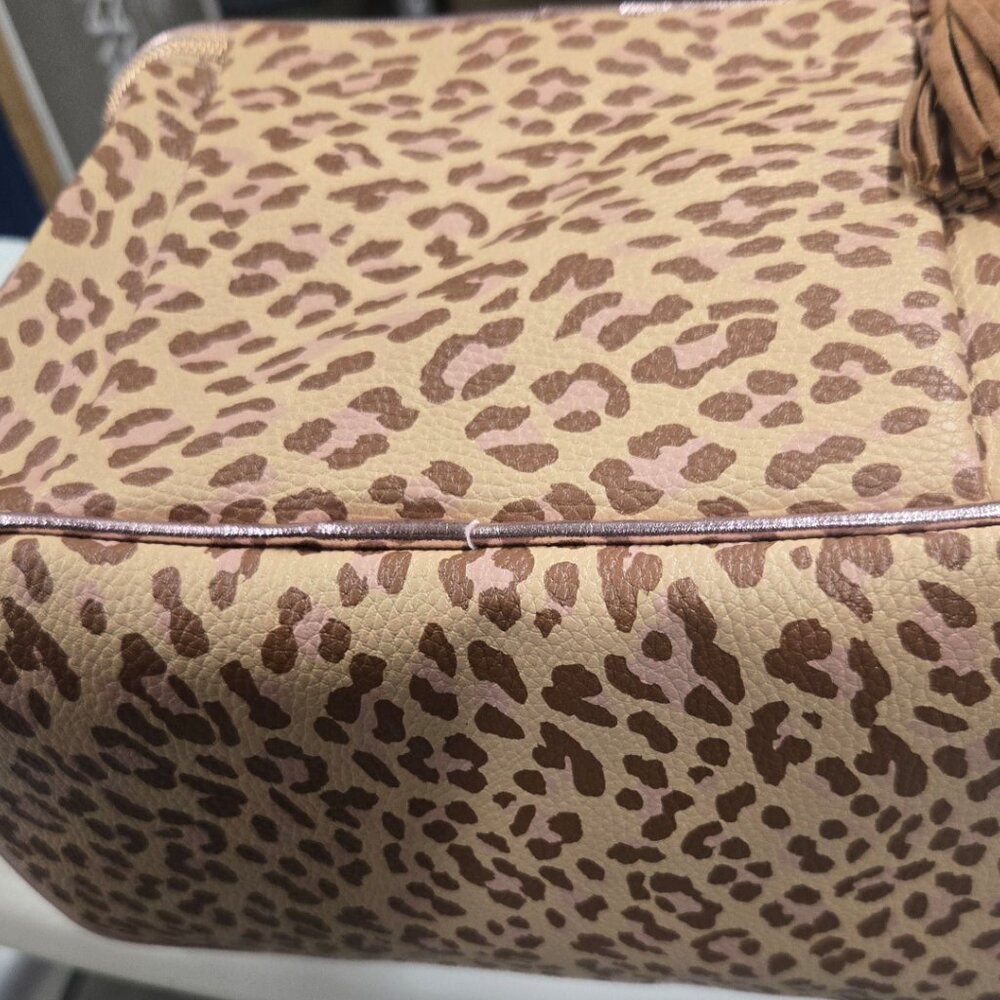 Cheetah Print Train Case & Clutch Set includes extra makeup bags and a brush set - Picture 5 of 8